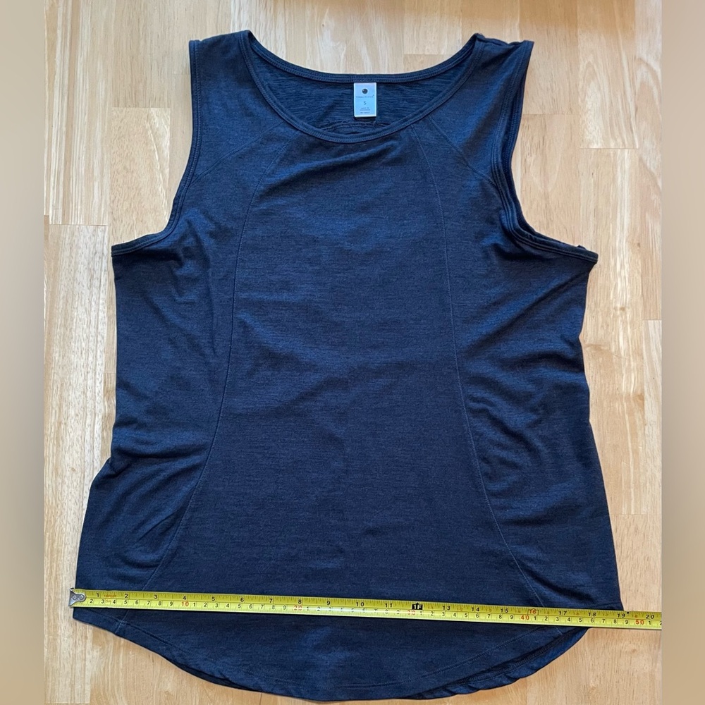 Yogalicious Open Keyhole Tank Top - Size Small - Picture 4 of 6